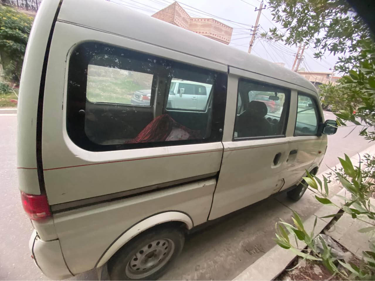 سلام عليكم 
لبيع سيارات عدد ٢ و رقمها دولي بغداد نوعها خصوصي ، 
مكانها عنوانها  في بغداد الكرخ - الخضراء  
تفيد للاسواق والنقل الخاص ومكاتب العمل وشركات نقل الخاص ،
ومكينتها وكيرها شغاله وافحص انت وجاهزه لعمل ان شاءالله .
والاسعار لكل وحده ب ٣٤$ والشراي يتفضل واذا ال٢ ياخذها اكدر انزل له بالسعر  وتدلل .
ملاحظه ممكن مراوس بسيارة حتى لو بدون لوحات حديثه حديثه ٧ راكب .
السيارات كالاتي :- 

١- ليفان موديل ٢٠١٣  سبعه ل تسعه راكب خصوصي.بسعر ٣٤$ورقه

٢- كناو ستيشن خصوصي موديل ٢٠١٢. بسعر ٣٤$ ورقه.
لتواصل ارقام بها واتساب 
 اتصال مع واتساب ***********
وفقط واتساب 
*********** بغداد, العراق
