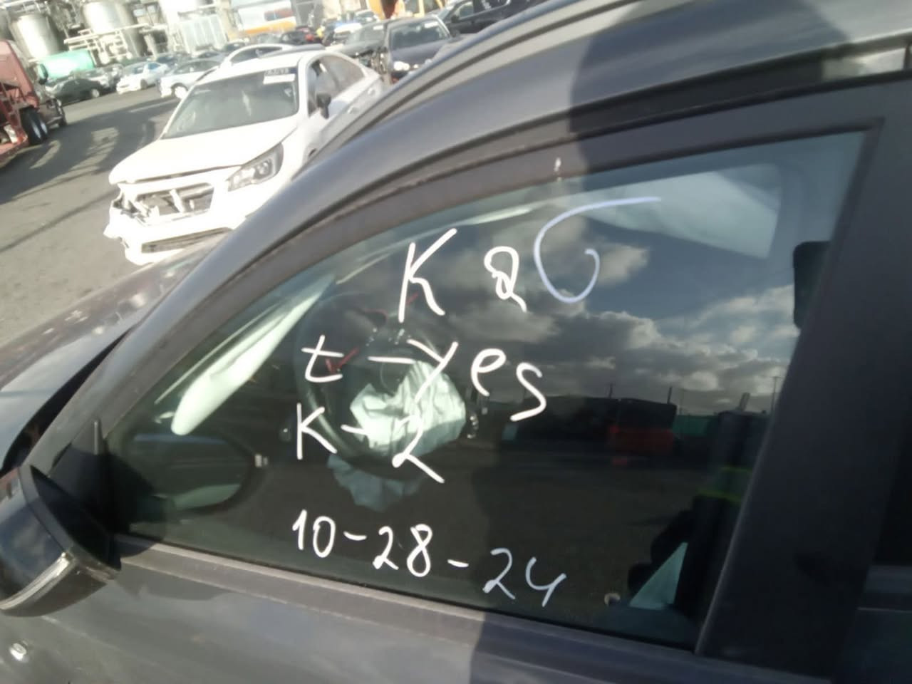 كونا ان لاين فول للاخير
السلام عليكم
كونا ان لاين موديل 2024 وارد امريكي 
رادار امامي
رادر خلفي
رادر جانبي
ورادار 360
توقف ذاتي
كشنات تدفئه
ثبيت مسار
ثبت سرعه
نبيه خروج من المسار
تبريد قطعتين
3 وضعيات قياده سبورت ونورمال وثلجي
سلايد روف
ماشية 20 الف
سياره واحد على واحد مناقصها شي تجي تشغل وتطلع ربع متصرف عليها امانة اللّٰه وبعد بيها هواي موصفات مذاكرهن ب لمنشور
رقم بغداد دولي
سياره حادثها قطعه وحده جاملغ امامي فقط ايرباك برده ودركه 
سياره معروفه بعد بيها هواي مواصفات
العنوان بغداد/الدورة/شارع ٦٠
للتواصل او لاستفسار ***********
