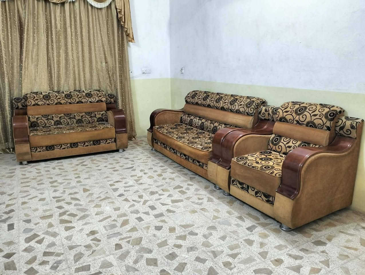 السلام عليكم توفرت جميع الديوان والتخومه جديد ومستخدم الاسعار داخل الصوره  العنوان بعقوبه يوجد توصيل اي استفسار خاص


**إذا كنت صاحب هذا الإعلان وتريد حذفه لأي سبب، رجاءا أرسل رسالة إلى الدعم الفني**