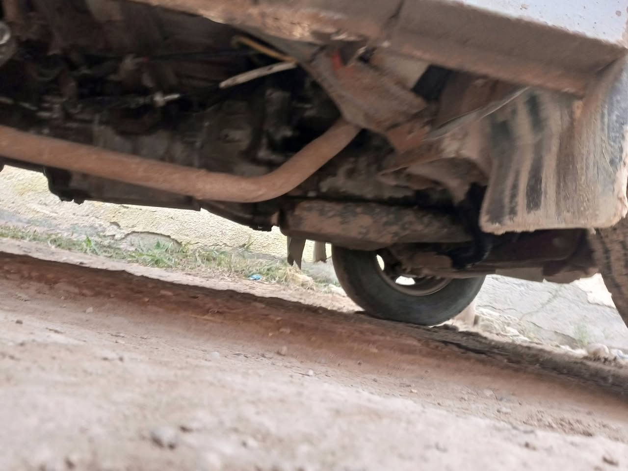 السلام عليكم كيه بسته 94سنويه نهاية 27دوشمه جديده كير محرك بحاله ممتازه عينه وصينه جدد شرط التحويل السعر 35وبيهه مجال ***********
