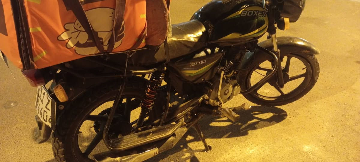 السلام عليكم بوكسر مرقمه بغداد سنويه اباسمي..مديل 2020.....دراجه مجفته مره وحده تجفيت شركت المصطفى نفسه دراجه مكفوله كفاله عامه مامتعوبه الدراجه عارضه 1650 وبيه مجال عنواني بغداد العبيدي حي الراسه 
***********
