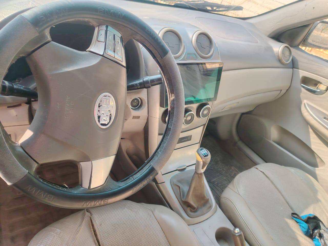 سلام عليكم بي ويدي 2013 G3 كير ومكينه هونداي مكفولات السياره حلوه ونضيفه بس عوزها ترتيبات بيها بس باب السايق عليها هيه وغرمات كلهن ينزلن من السعر مكاني كربلاء طويريج السعر 40 وبيها مجال ***********
