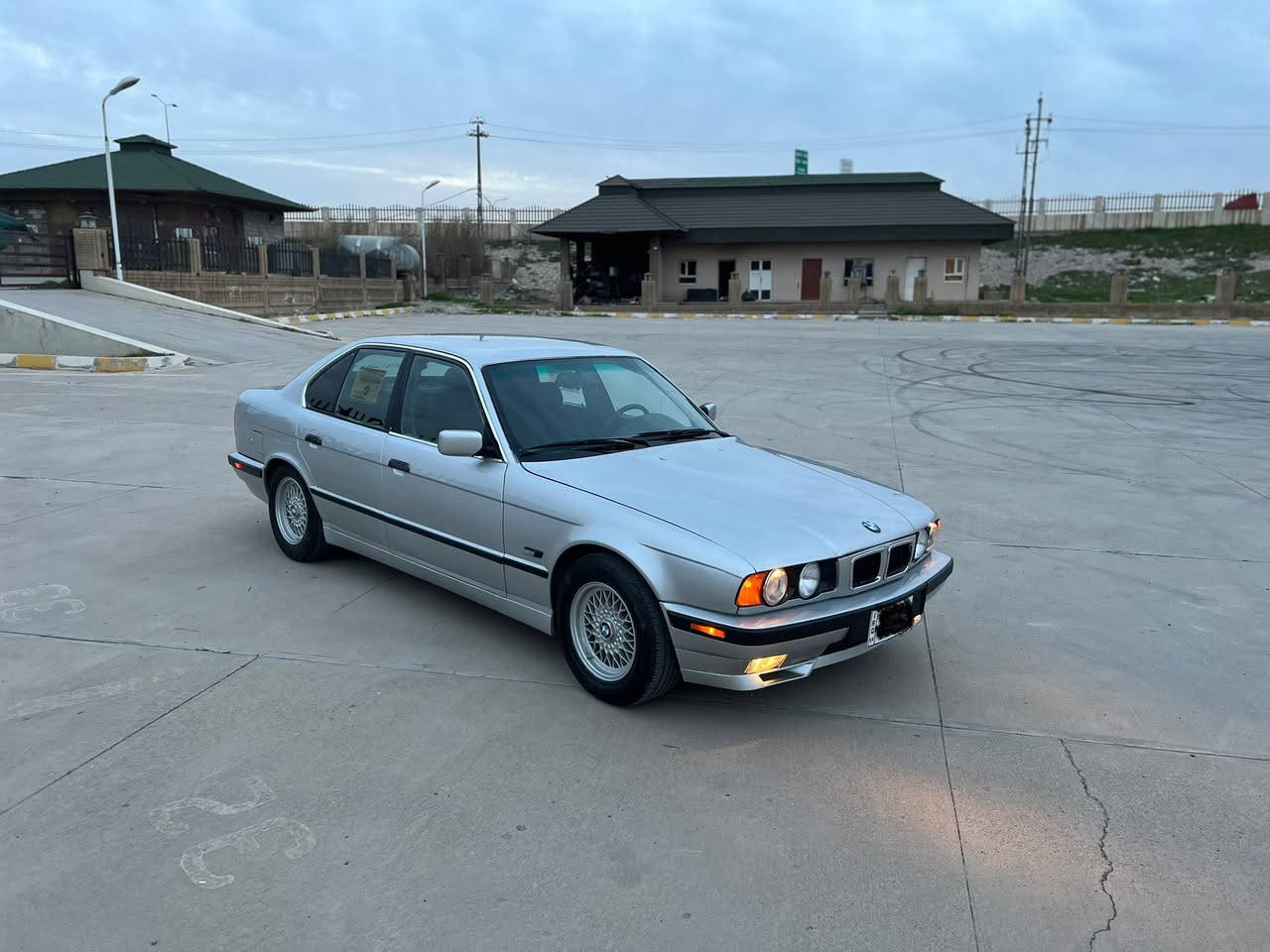 للبيع525ia مسكر كبس موديل 1995 ***********
كير و محرك شرط بدون صرف و بخار  سنويه جديد لحد 2031 هزه جديد بسمي أربيل انكليزي بدون ضربه 4جام كهربائي دواخل جلد باطين صاج ملكي دبل ايرباك دبل جكمجه سعر 77بي مجال مكان كركوك تحياتي
