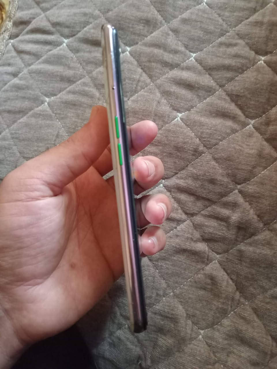 متاح 
OPPO Reno3 5G
مواصفاته داخل المنشور 

فقط هذا الكسر بالقبق والجامه مال كامره 
و اللمس بي فطر الجهاز ممفتوح مامبدل بي شي بالشرط بصمة ليزري بالشاشه بصمة وجه كله شغال جهاز سلس مراوس حسب القناعة ***********واتساب هم بي
