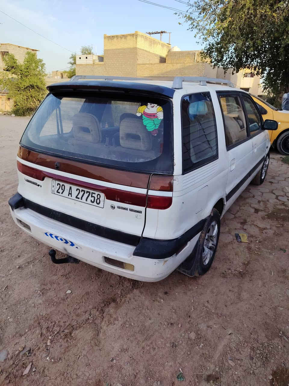 للبيع لانسر موديل 93 السيارة 7راكب گير محرك تبريد خير من الله مابيهة اي نقص نقص رقم واسط مشروع وطني تحويل ثاني يوم السعر 37 ورقة مكانهة بغداد الزعفرانية للتواصل ***********
