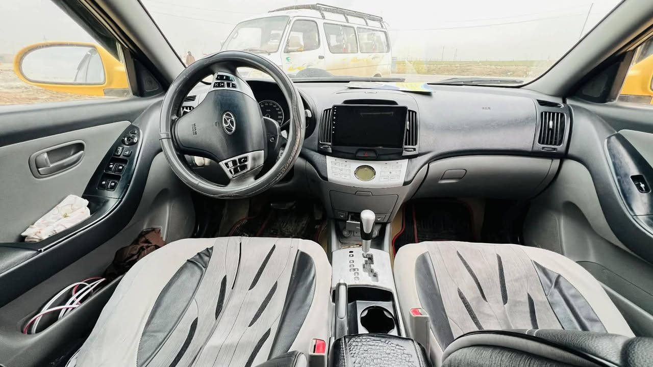 للبيع.   السعر /120 السونار موجود مع الصور  ***********
افانتي 2009 مكان السياره قريه الكسك 

كاربون بانزين الكتروني 

الشرعي اني
