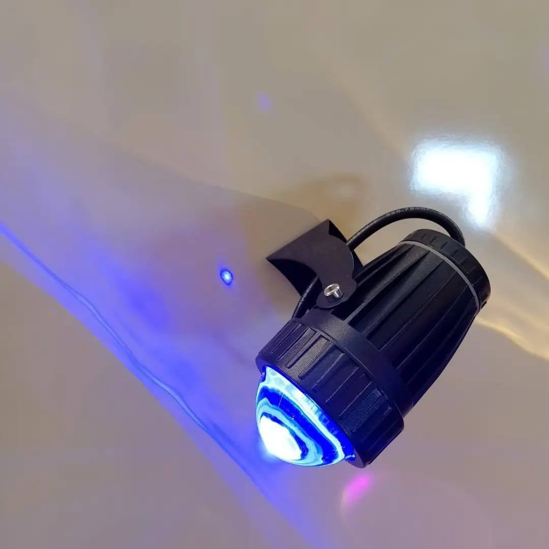 توفر تراك 30W ثلاث حركات انت تتحكم بل انارة ضمان سنة 

توفر موجهات 12W (20متر) المدى ضمان سنة

توفر تراك ظاهري 18W ثلاث حركات ضمان سنة
للتواصل:***********
يوجد توصيل جيمع محافظات العراق
