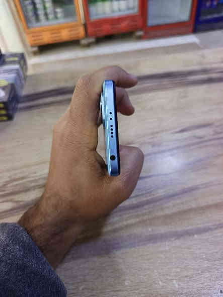 السلام عليكم بوكو x4 نسخة ال جي تي ذاكرة 256 رام 8 ببجي 120 فريم نضافة 99% بدون ملحقات سعرة 200 مكاني بابل الهاشمية رقمي ***********
