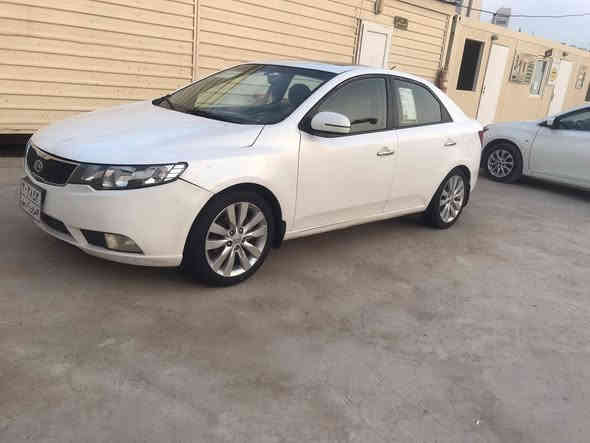 سلام عليكم سيراتو موديل 2011 رقم اربيل سنويه صاقطه 
السياره فول مواصفات بصمه فتحه شفتات استيرن 
مثبت سرعه تحكم مري شفط كامره داخل لونين 
السياره بيه جاملغ امامي مصبوغ فقط صوب اليمنه 
كير مكينه حداديه تخم تاير تبريد كوله شغال وخير من الله 
السعر 100 وبيه مجال الشراي الاستفسار ع رقم 
***********
