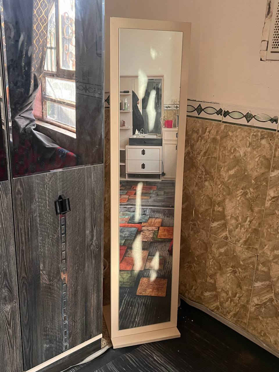 سلام عليكم غرفه تركي مستخدم قليل شخط مابي مكان بغداد تقاطع النهروان سعر 1200 وبي مجال راسلني واتساب وتدلل ***********
