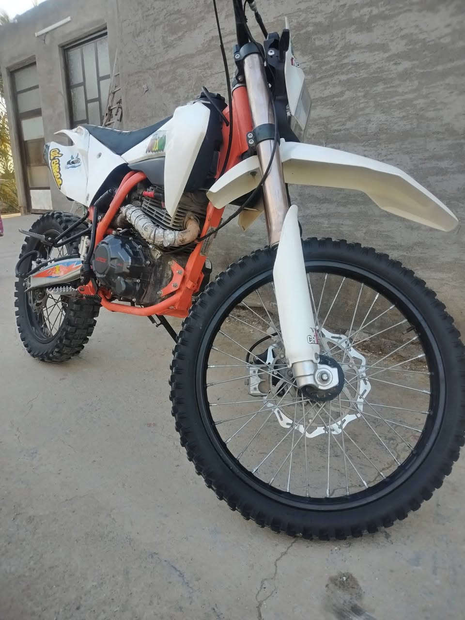 سلام عليكم شبابنه الطيبين قفاز crxحجم المكينه 250 ccالمرغوب موديل ٢٤ نضافه نصبه شلعه تخبل ترايك للبصرا  نضافت المحرك نعومه تخبل نكره سلف معدل مال جناي ربع مذب عليهة المايعرف مواصفاته لا يكسر بلحلال السعر  1300 واحد و300 وبيها مجال العنوان واسط قضاء الصويره اتصل عله الرقم ***********
