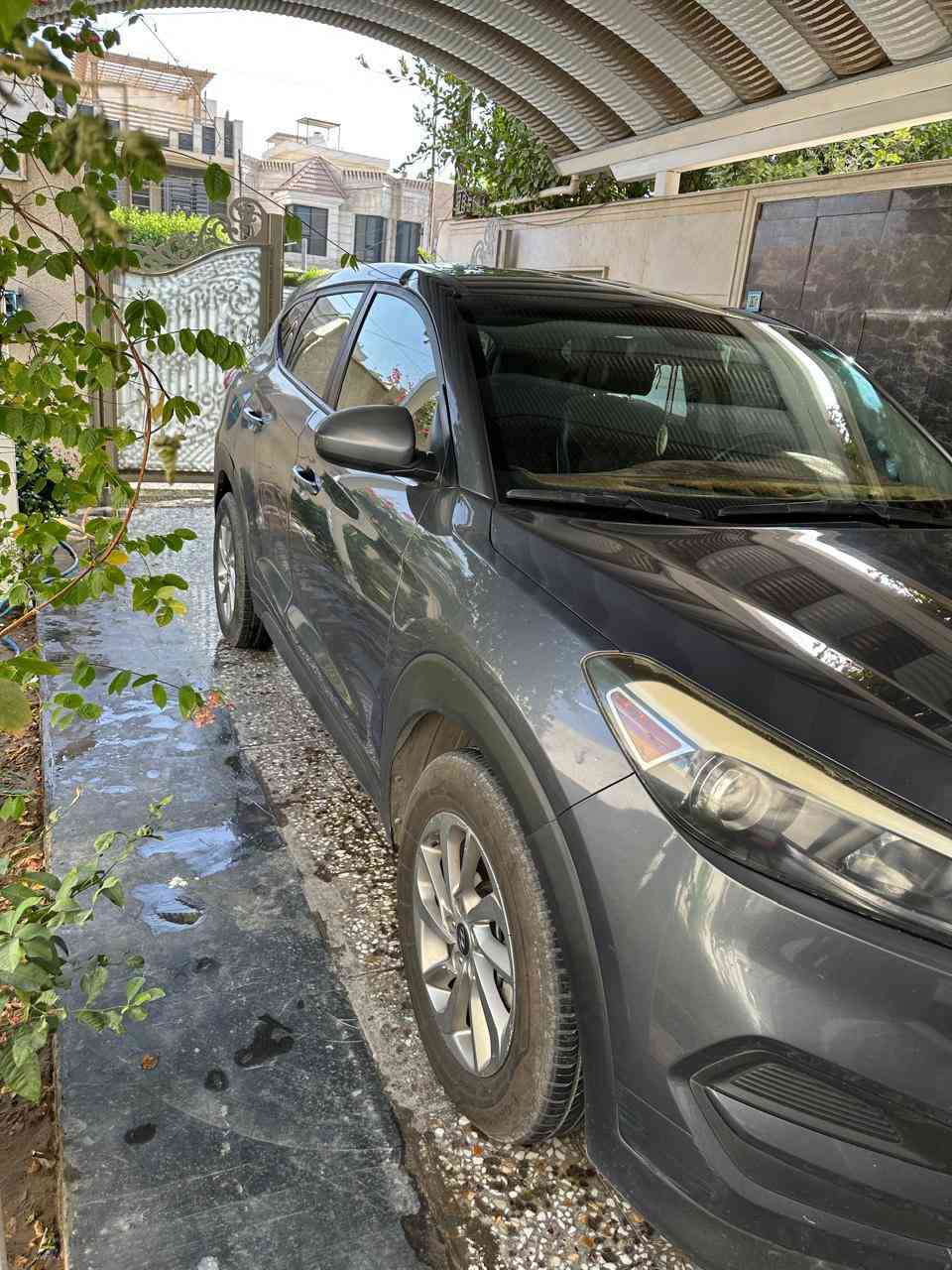السلام عليكم
 للبيع سيارة استخدام شخصي توكسان نضيفه موديل ٢٠١٨ وارد امريكي السياره مابيهه أي مشاكل  الضرر اللي بيها مال امريكا
1. ابواب خلفية الأيمن والأيسر ومصلحيها وصابغيها 
2. ⁠شبر  قرب الباب الخلفي الأيمن بي ضرر ومصلح ومصبوغ
3. ⁠ طعجه صغيرة من شاحنيها مطخوخة 
4. ⁠بدلت بيها الدعامية الخلفية بدل العادية ام الحساسات وجديدة اصلية وصبغتها بنفس لون السيارة وشديتلها جهاز حساس  يشتغل من البك للخلف اذا صار عارض امامها تخم تاير جديد بطارية جديدة 
مكان السيارة بغداد
 السعر 155 ورقة وبيها مجال ان شاءالله 
للتواصل :
***********

