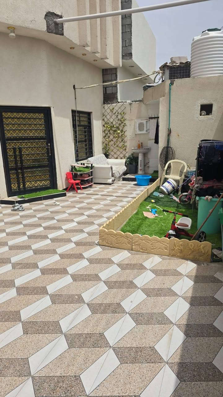 دارسكن وقف سني اصولي مسجل المساحة 210متر العنوان بصره أبي الخصيب منطقه ابو كوصره  يتكون بيت من غرفتين ودواني وصاله ومطبخ وصحيات داخليه وخارجيه وكراج يوسع سيرتين  بيت حديث سكف كونكريت مسلح سعر 68مليون الاستفسار أكثر اتصل ***********
