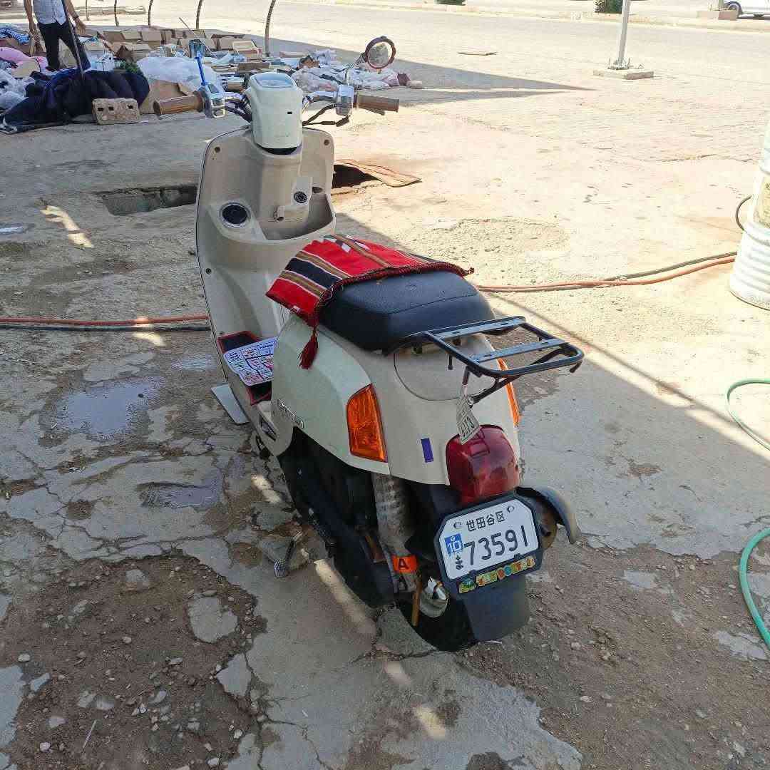 للبيع
دراجه بوليس
مديل 2007
محرك مكفول الدراجه جديد السعر 850وبيه مجال قليل 
المكان كربلاء يم مستشفى الكفيل الاستفسار على الرقم ***********
