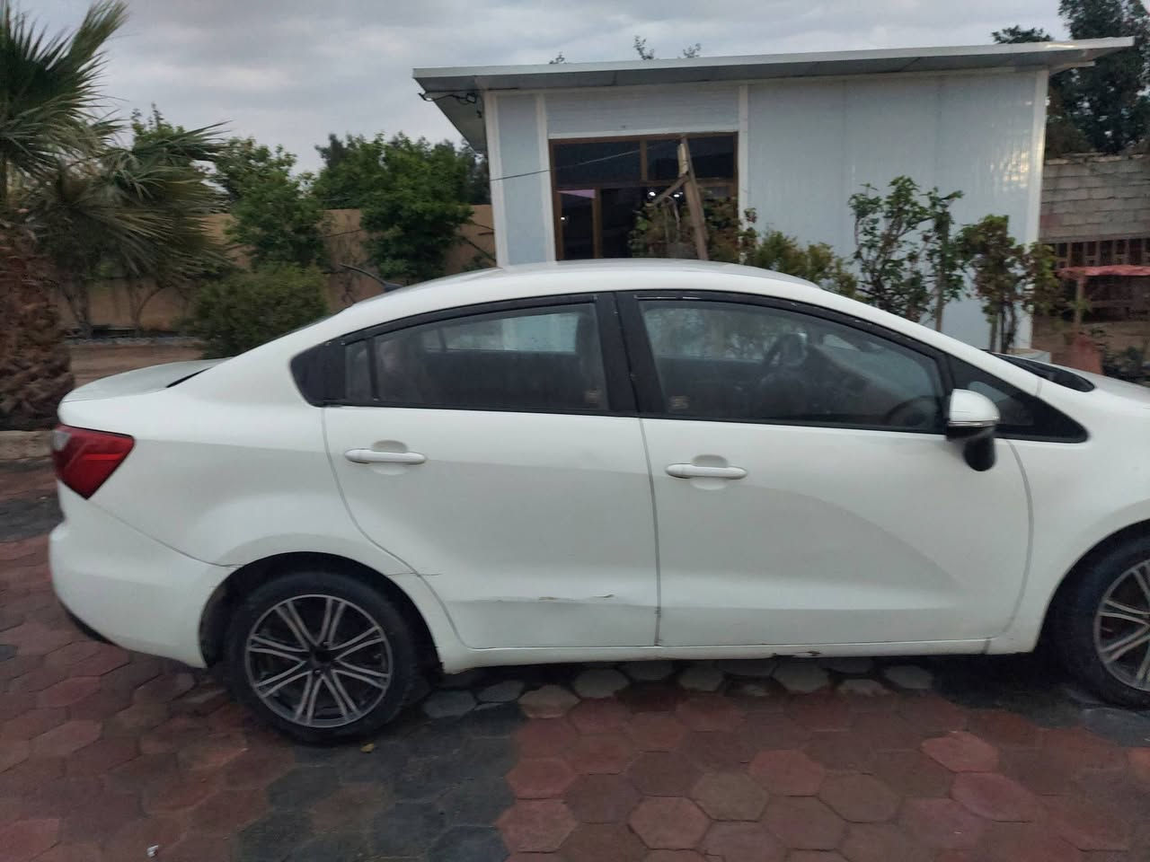 السلام عليكم كيا ريو مديل 14 سياره بيها صبغ حزام و ضعف بل كير سياره بسمي سعر 68 ورقه مكاني بغداد رقم ***********
