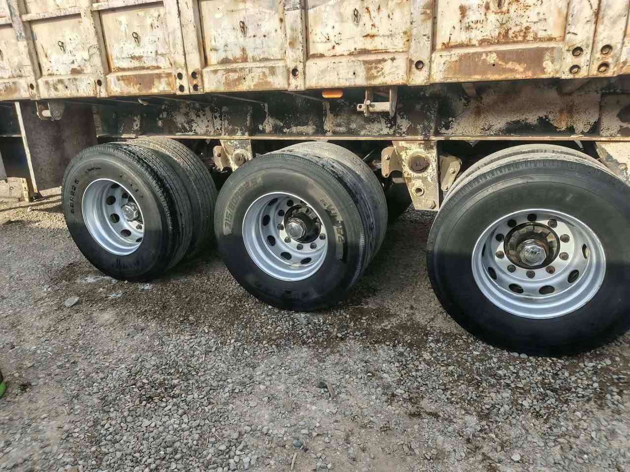 السلام عليكم للبيع عربانه كرونه المانيه طول 13 متر صفاح 190 سم دناكير 14 صيني جدد تخم تاير بريك هوه كهربائيات كله شغاله تربط اوتطلع بوجهك للشغل عربانه خفيفه موثكيله عنوانه خان بني سعد سعر اتصل *********** رقم صاحبه
