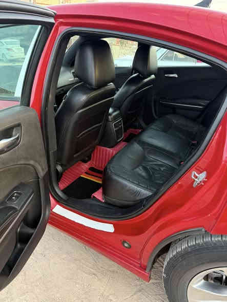 جارجر 15 مرمز 16 
حادث بس بنيد بدون دواخل 
بدون شاصي لغد 
السعر ١٥٥ بيه 
***********
