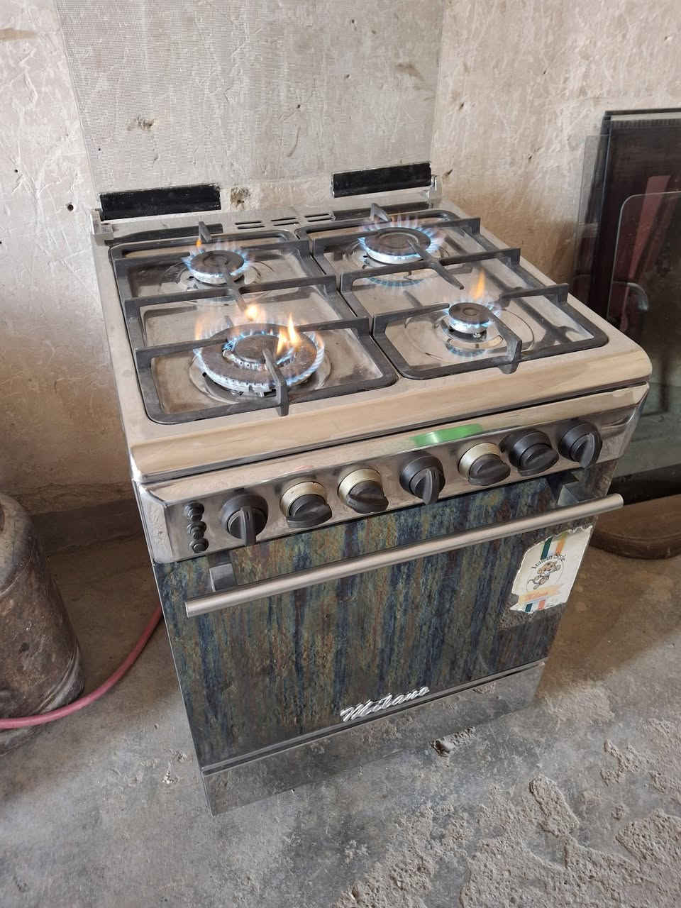 طباخ عشتار نضيف جدآ شغال كامل السعر ١٥٠ الف العنوان طارميه شارع ضباط واتساب ***********#
