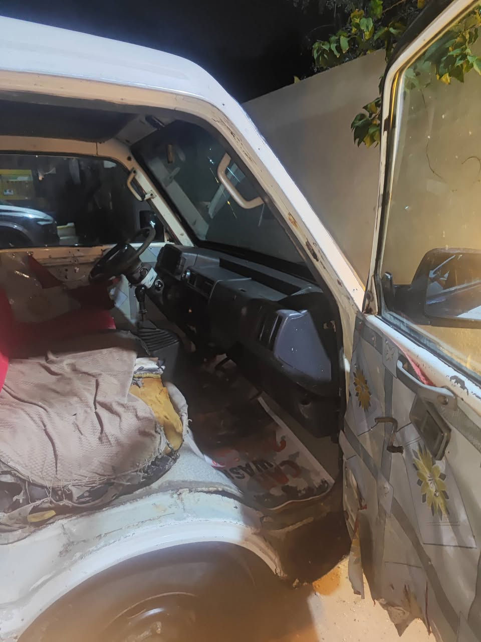 سلام عليكم كيه مازده للبيع
سياره تخبل داخل وخارج 
تخم تاير بل جيس 14 راكب 
سياره بيهه نقوصات قليله رقمهه الماني بابل ما اندل راعيهه وسنويه ضايعه مكينه تبخر سيره مال شغل خير من الله 
كير نضيف مشط نضيف باور شغال لايتات شغاله علي ناصي 
اكسل نضيف مكاني بغداد مدينه الصدر الستفساره 
*********** 
سعر 18 وبيهه مجال
