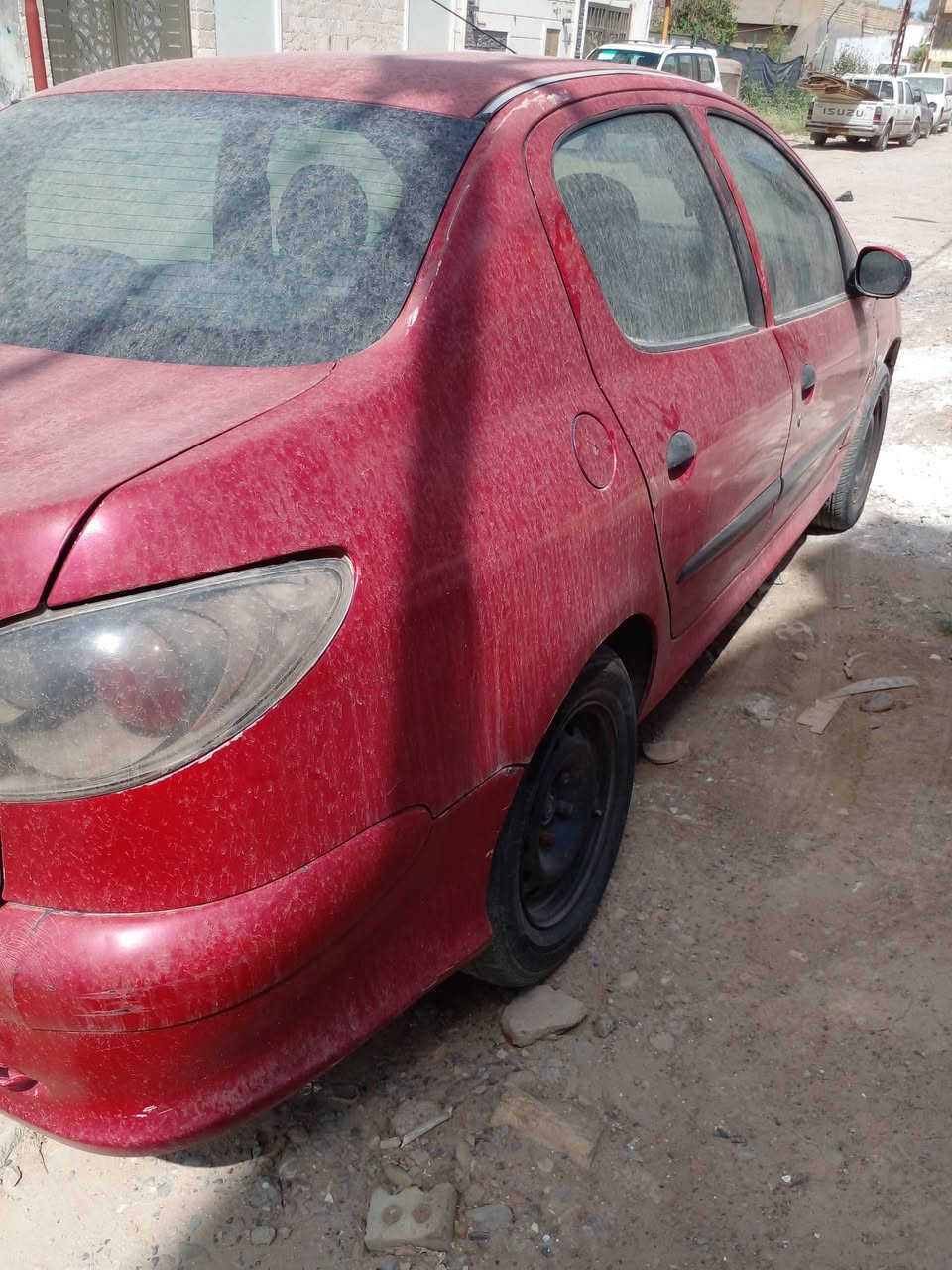 السلام عليكم بيجو فرنسي حجم 206 موديل 2006   للبيع رقم بغداد نكليزي سياره كير عادي السعر  38 وبيها مجال العنوان بغداد للستفسار رقم   ***********
