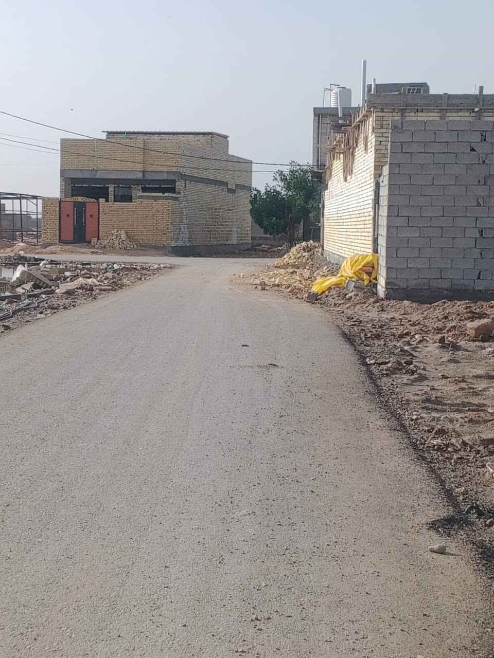 يالله السلام عليك يعلن مكتب دلاليه الكوثر العقار عن توفر قطع أراضي زراعية البيع وشراء باسعارمناسبه جداء تتوفر كافه الخدمات مي مجاري كهرباء تبليط تبدأ سعر ل١٠٠متر ب٣ملاين والبقيه حسب موقعه والخدمات العنوان الحميديهً شارع سيد عوده قرب ملعب علي مردونه ***********/ باداره حسين الفريجي
