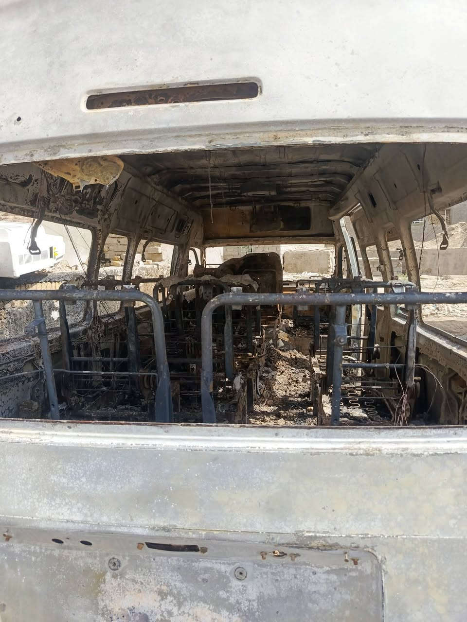 سلام عليكم جنبيH2 للبيع موديل 15  محتركه ابيع علا وضعها رقمها كربلاء بسمنه سنويه موجوده لل28  سعر 45 وبيها مجال عنواني بابل نادر ثالثه رقم لهاتف ***********  ‏‪***********
