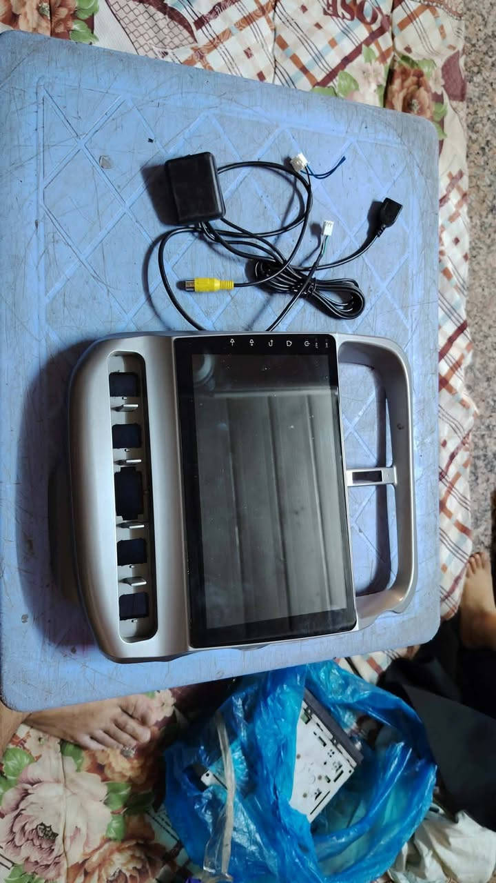 شاشه مال كيا هيه والطار مالته جديده السعر ٦٠ الف رقم *********** بغداد
