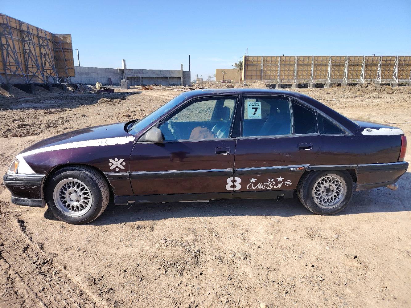 سلام عليكم  
عندي اوبل اوميكه البيع موديل 1991
 سعر 20 وبيه مجال 
محرك 2000 صارلي يومين من جفته 
***********
 مكاني ابو غريب 