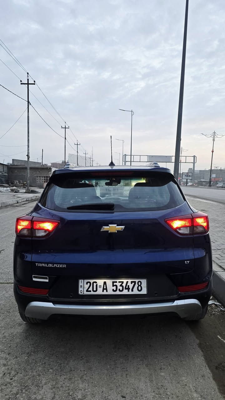 السلام عليكم 
شوفرليت تريل بلايزر 2023 
رقم كامل تحويل ثاني يوم بأسم المشتري 
مواصفات بصمة تشغيل عن بعد تحكمات ستيرن اوكس كار بلي أوتو ستوب سايد بريك بصمه لايتات ليد 
السعر 135 وبيها مجال 
مرقم كامل تحويل ثاني يوم بأسم المشتري 
للتواصل رقمي 
***********
