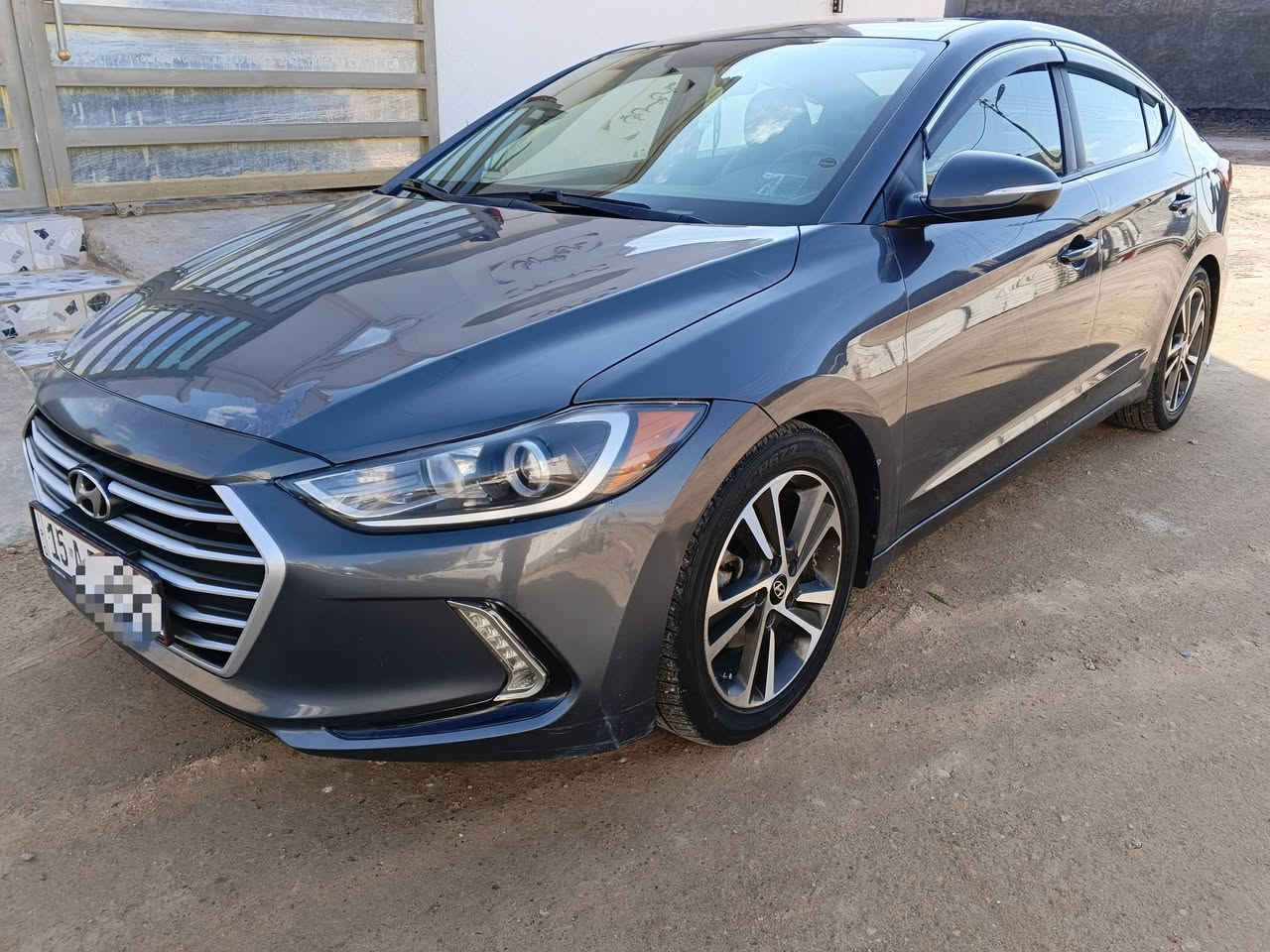 من رخصة الأدمن المحترم 
النترا موديل 17 فول 1/1
فتحه 
بصمه 
تحكم ستيرن 
اشاير بالمري 
تدفئة بالكشنات 
حره مسجلة انبار جديده 
السعر 13500 
***********
