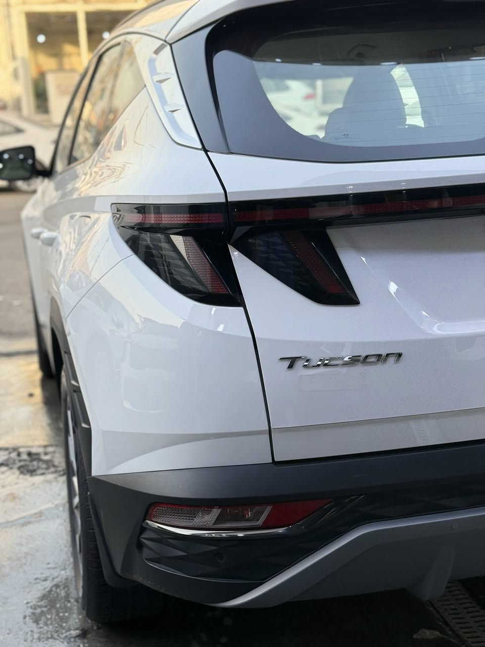 � هيونداي توكسان 2024 خليجي 🚘

✨ المواصفات:
▪️ شاشة
▪️ كامرة خلفية
▪️ تحكم ستيرن
▪️ قطعتين تبريد
▪️ بردات خلفية
▪️ حساسات أمامي وخلفي
▪️ مودات درايف متغير

📍 الممشى: 18,000 كم
📍 رقم بغداد (تحويل مباشر)
📍 مكفولة كفالة عامة على وضع الشركة

💵 السعر: 21,500$

📍 العنوان: بغداد – معارض النهضة
📞 ***********
