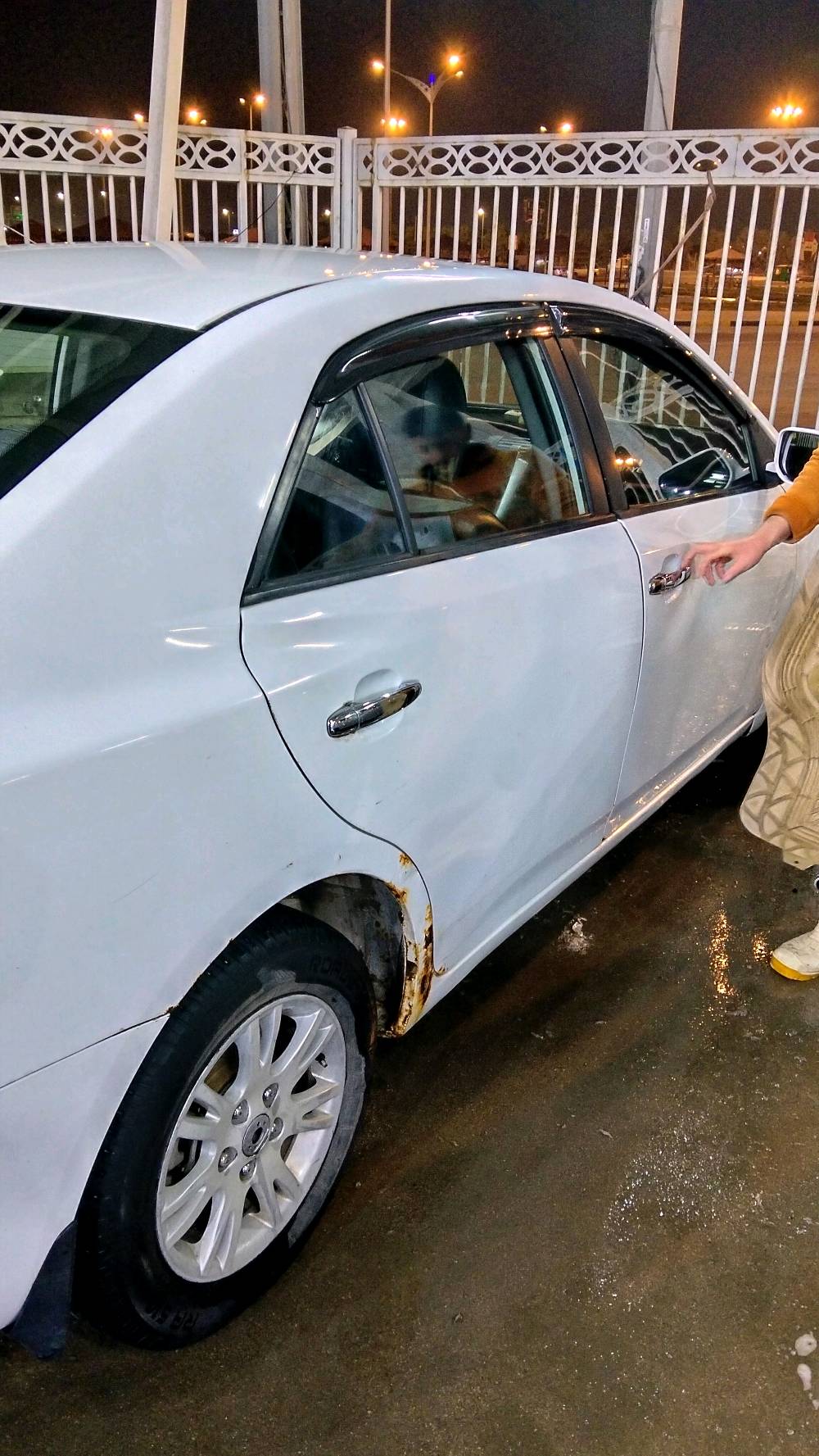 سايبا اريو
موديل 19 حره
مكينه كير خير من الله
تبريد تدفئه كله شغال
حداديه نص عمر
سياره حلوه مكانها بصره جمعيات  
