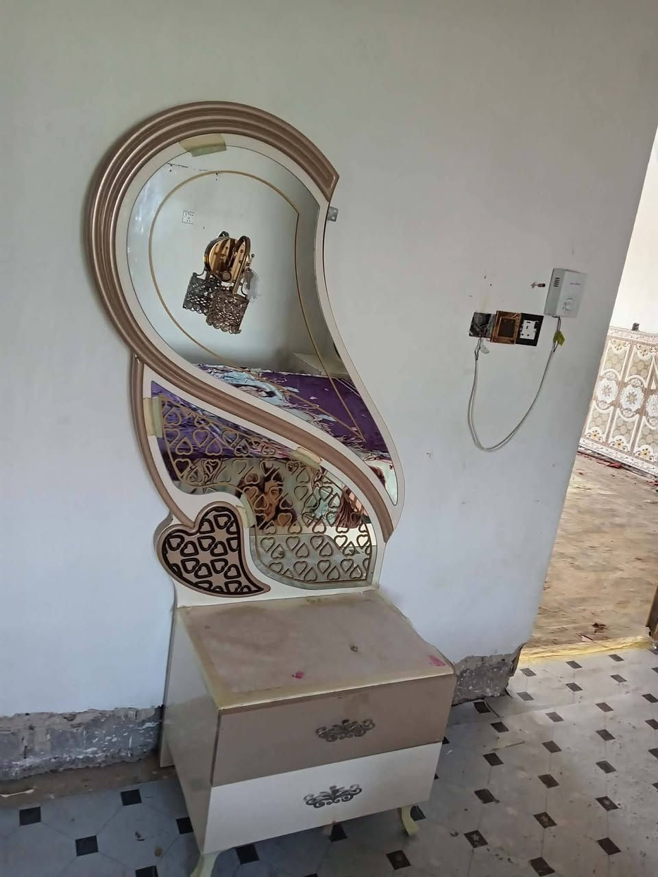 غرفة  تركي للبيع  السعر 800 وبيها مجال


**إذا كنت صاحب هذا الإعلان وتريد حذفه لأي سبب، رجاءا أرسل رسالة إلى الدعم الفني**
