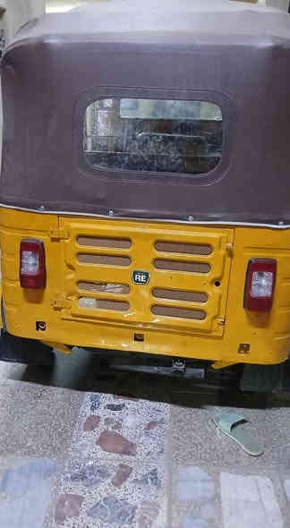 تكتك للبيع موديل ٢٠١٨ مرقمه مصبوغه عام السعر ٤و٣٠٠ مكاني بغداد شماعيه ***********
