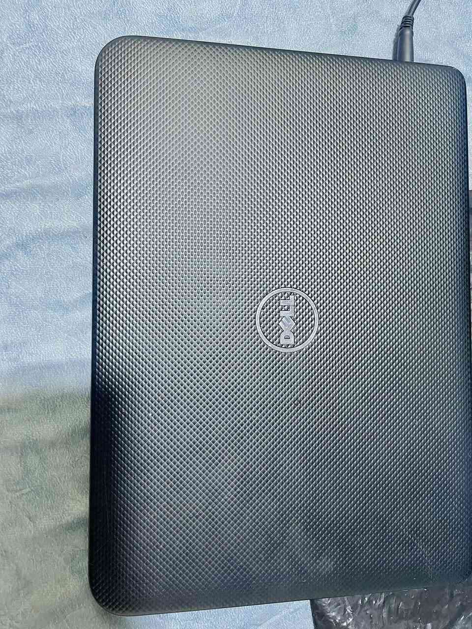 لابتوب للبيع
المواصفات 
المعالج سيليرون 
الرام 10g قابل للتطوير مع 2 مدخل
الهارد 320hdd قابل للتطوير 
بيها خط بالشاشة فقط ما تأثر على العمل  النظافة 90 ‎%‎


**إذا كنت صاحب هذا الإعلان وتريد حذفه لأي سبب، رجاءا أرسل رسالة إلى الدعم الفني**