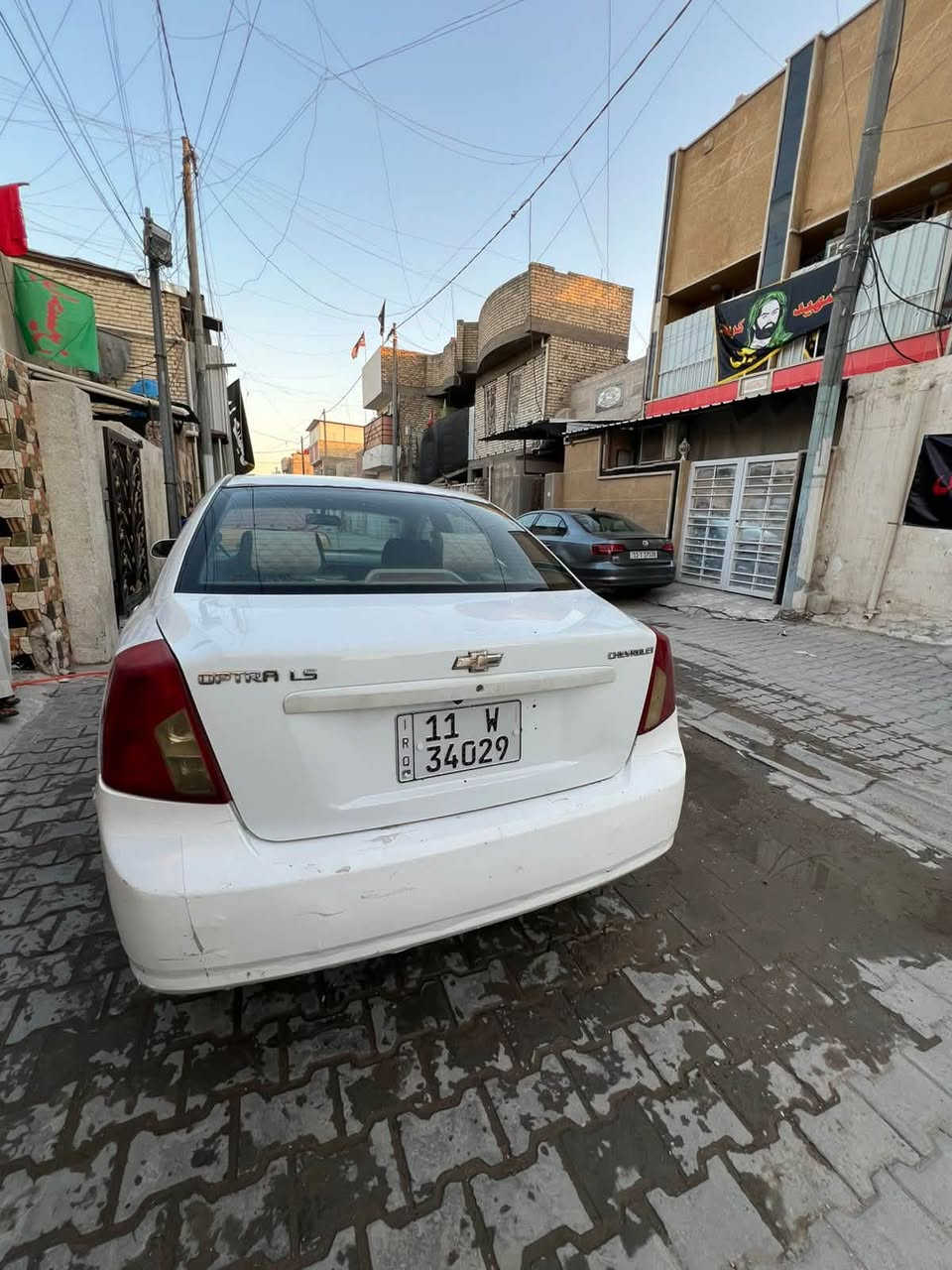 السلام عليكم اوبترا موديل 12 للبيع كير مكينه تبريد كله شغال بيها جاملغات الاماميه مصبوغات والتكمه  الخلفيه اليمنه مصبوغه السعر 65 وبيها مجال الرقم *********** المكان بغداد الحريه

