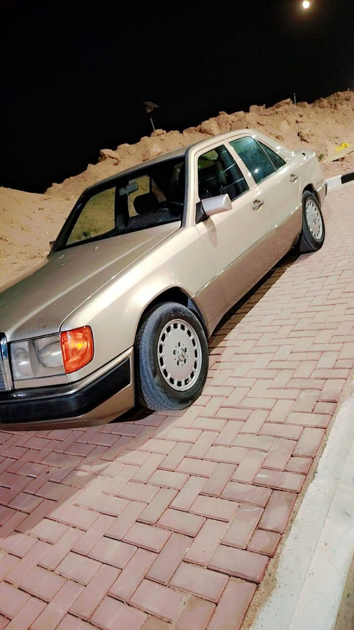 سلام عليكم مارسدس 
دب موديل 87 كشنات كهربائي محور بطه فيفيتي
قواعد دبل سليمه السياره حلوه خير من الله رقم بغداد مشروع وطني بسمي
 السعر 67 وبيها مجال
عنواني كربلاء ***********
