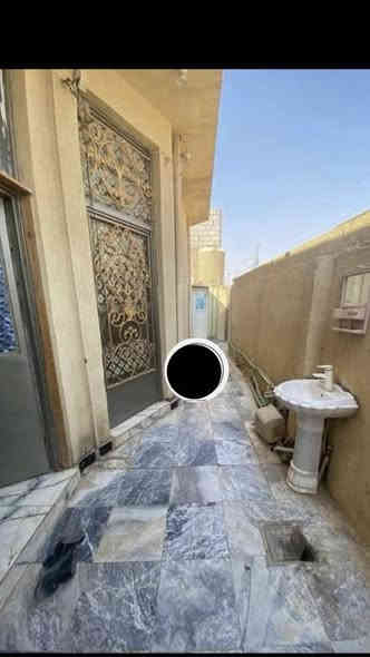 بيت للبيع مكانه السماوه  عد ال معالي   خامس بيت عن الشارع الرئيسي السايدين مساحته ٢٢٥ متر زراعي قرار محكمه  رقم التطويب موجود  البيت بناء مسلح  طابق ونص   يحتوي على غرف عدد ٣ وبراني ومطبخ وصاله   وصحيات داخليه وخارجيه  السعر ٦٨ وبي مجال لشراي
***********
