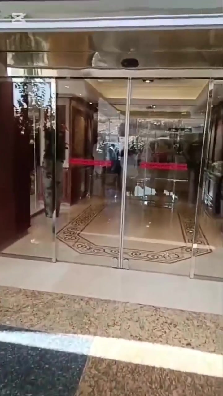 ♦️تعلن شركة احباب التقى للحج♦️ والعمرة♦️
🔹التصريف من حق المعتمر 🔹
♦️رحلة الجو✈️
برامج VIP♦️♦️♦️♦️♦️
برامج تتميز فنادق مطلة على الحرم (ابراج  ) وفنادق خمس نجوم 🕌🕋
عيش مناسك العمرة وصلاتك بجانب الحرم 
⭐5 مدينة + 5 مكة⭐
سكن المدينة المنورة/  فندق نسك الهجرة 
صلاة الجمعة في المدينة المنورة ومكة المكرمة 
🔹 رحلة يوم 7/16🔹 
المقاعد الأخيرة 
⭐عمرة - عمرة⭐
البرنامج الاول (الماسي) ♦️♦️♦️♦️♦️🕋
فندق صفوة الغفران المطل على ساحة الحرم 
مليونين ومائتان وخمسون ألف دينار البرنامج الثاني( الماسي) ♦️♦️♦️♦️♦️🕋 
فندق ابراج الصفوة/ 
مليون وثمانمائة وخمسون ألف دينار   فقط افطار مكة فقط 
  البرنامج الثالث (الذهبي) ♦️♦️♦️♦️♦️🕋
فندق  الشهداء 
مليون وثمانية مائة وخمسة وسبعون الف دينار 
البرنامج الرابع ( البرونزي)♦️♦️♦️♦️🕋 
فندق ماسة دار الفائزين 
السعر/ مليون وسبعة مائة وخمسون الف دينار
البرنامج  ( الاقتصادي) محبس الجن 
♦️♦️♦️♦️🕋
مليون وأربعمائة ألف دينار 
    🎁🎁🎁🎁🎁🎁🎁🎁
1️⃣/ هدايا/ جنطة كبيرة سحب مع جنطة وسط مع جنطة صغيرة مع جنطة ظهر مع احرام رجالي أو نسائي مع كوب ماء مع قبعة رأس 
2️⃣/ فطور وغداء اوبن بوفيه (انترناشيونال )وليس بوفيه عادي/بالنسبة  البرامج الثلاثة
3️⃣/ مزارات المدينة المنورة ومكة المكرمة 
4️⃣ / رحلة الى جدة / اختياري
5️⃣/ يرافق الحملة مرشد ديني ومتعهد
سفرة إلى جدة على حساب الشركة 
شركة احباب التقى للحج والعمرة 
احباب التقى للحج والعمرة 
شركة احباب التقى احباب 
للاستفسار على الارقام
واتساب 
***********1️⃣
***********2️⃣
009665652403993️⃣
الفرع الاول / الصليخ مقابل نادي الصليخ الرياضى 
الفرع الثاني/ حي الجامعة قرب سوبر ماركت ابو طلال 
#حج_عمره #سفر #العراق #umra #مكة
