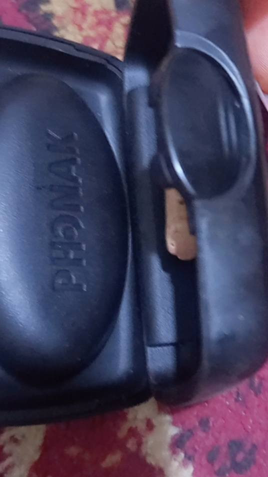 سماعة طبية من نوع Phonak. 
النوع: سماعة طبية توضع خلف الأذن 
الوظيفة: تساعد في تحسين القدرة على يعانون من ضعف السمع. 
المميزات: تحتوي على تقنيات حديثة لتوفير صوت نقي وطبيعي في 
سعر ٦٠ الف اخذته جديده بورقه وماستخدمتها عمتي


**إذا كنت صاحب هذا الإعلان وتريد حذفه لأي سبب، رجاءا أرسل رسالة إلى الدعم الفني**