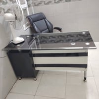 ميز كزاز • مستخدم قليل • ٣ مجرات