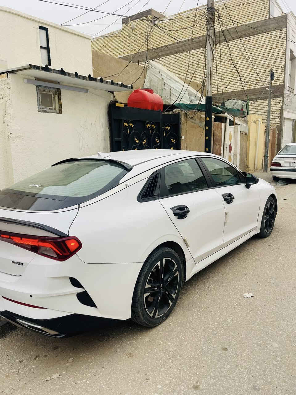 السلام عليكم
Kia k5 2021 GtLine  ||  كيفايف جيتي لاين 

فول مواصفات بدون بنوراما

بصمه تشغيل وبصمه ابواب 

شاشه كاربلي 

4 وضعيات قياده 

كشنات جلد 

دركه رياضي D

جاهزه من كلشي حداديه تخم تاير 

مكينه كير بشرط

مسويلها زرع لد متغير علفون اكثر من 60 مود وحركه بي

حادثها الجاملغين من جهه السايق والبنيد
بدون شاصي 

السعر 150$

مكانها بلنجف

***********
