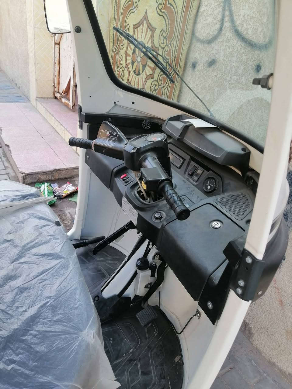 سلام عليكم اخي مرخست ابو الكروب تكتك البيع رقم سنويه موديل 22 كفاله مكين وكشره بعدهي زيرو جيده سعره 9 ونص وبيه مجال تواصل مع هذا المعرف *********** الموقع البصره دور شرطه
