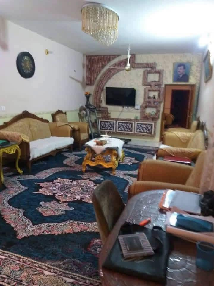 بيت للبيع 240/م حي المعلمين خلف الخدمي مباشر موقع مميز
طابقين 

الطابق الاول

  استقبال 

وصاله

وغرفتين نوم 

ومطبخ

وصحيات خارجيه وداخليه

وكراج 

الطابق الثانيه

غرفتين وصحيات

الاستفسار ستفسار ***********
***********
 او مراجعة مكتب بركات الزهراء للعقار والمقاولات العامه حي الزهراء قرب مصتوصف اذ ردت بيع عقار او بناء أو ترميم ما عليك فقط مراسلتنا 
مكتب بركات الزهراء
