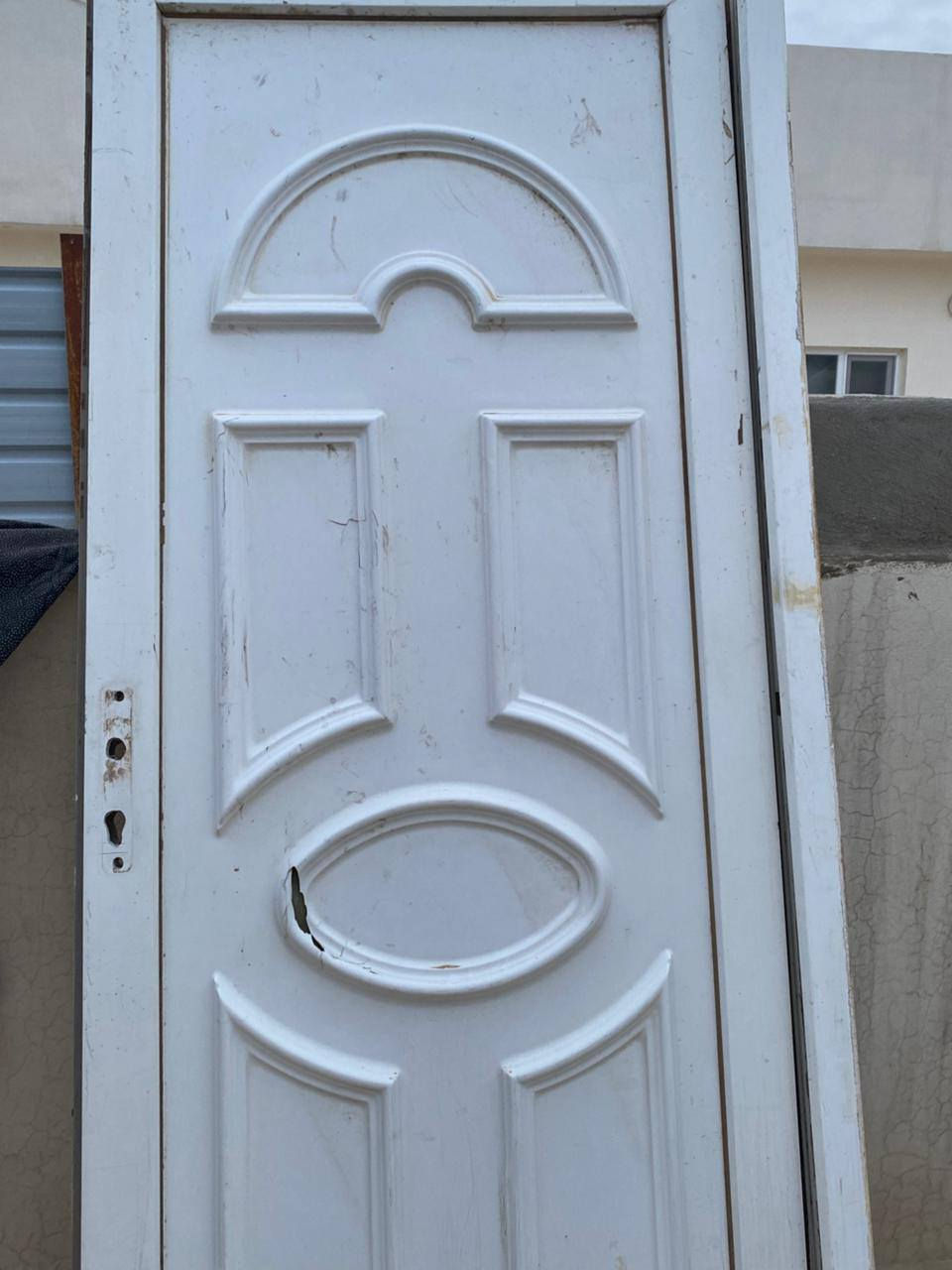 ابواب+قطع شويه تعبانة
 مستعمله كلهن 70$
موصل الجانب الايمن 
رقم الهاتف.
***********
