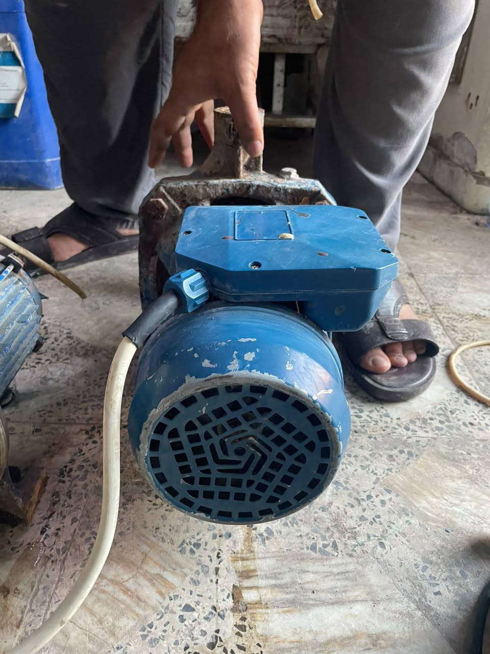 غراض محطه للبيع ماطورات عمودي سنكل يطالي ماطو بدائي يطالي ماطو ترس ماء ارو يطالي هاوزن امبرين مصاطر عدد 2 قاعده فلاتر عدد 2 حاقنات يطالي عدد 2 بورد جهاز تنقيه المياه هوزون عنوان بغداد مدينه الصدر رقم الهاتف ***********سعرها شلع مليون
