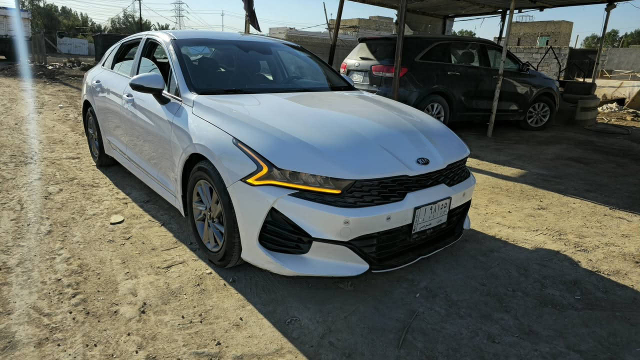 السلام عليكم K5 مديل 21 سيارة وارد أمريكا فول ما عدا الفتحة السيارة معوقين باقي لها شهرين، وتصير حرة رقم بابل مكان ديوانية سعر 130 حادثة موجود بالصور ***********
