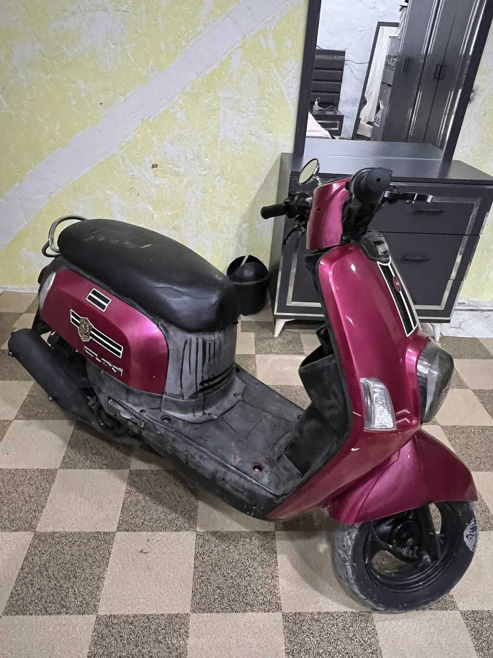 دراجه بوليسي نوزل كلشي مابيهه بس اسلف  موشغال كامله حاويه 800 وبيهه مجال مكاني بوصخير الصدرين  ***********
