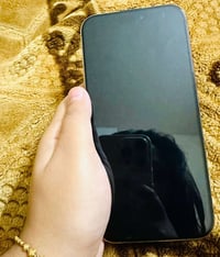 آيفون ١٦ برو ماكس • ٢٥٦ • يحتاج بورد