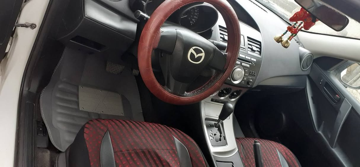 مازدا3 ساخ دووبەی 2010 یەک دەست جوان و بێ عەیب بۆنرخ تلفون  یان نامە ***********
